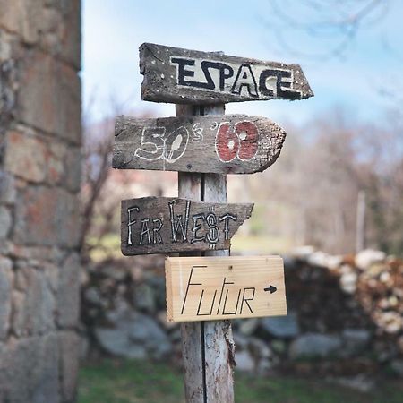 Voyage Spatio-Temporel Poussanges Zewnętrze zdjęcie