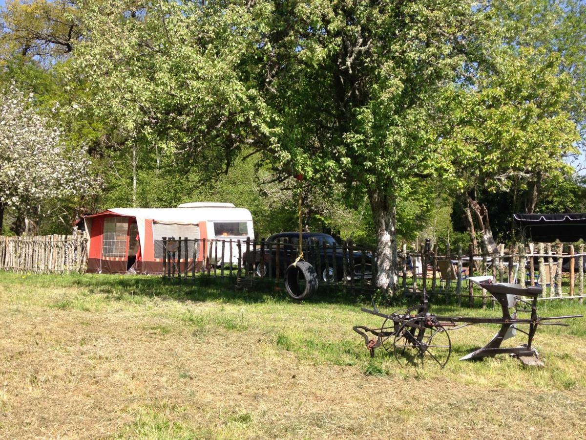 Voyage Spatio-Temporel Poussanges Zewnętrze zdjęcie