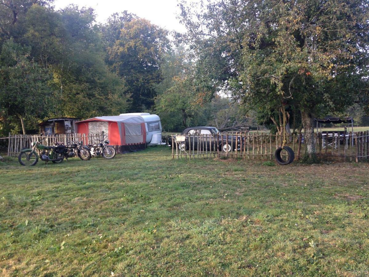 Voyage Spatio-Temporel Poussanges Zewnętrze zdjęcie