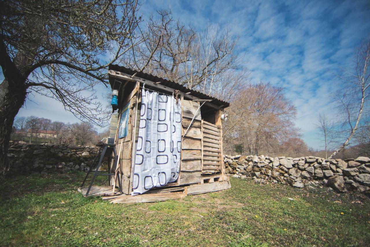 Voyage Spatio-Temporel Poussanges Zewnętrze zdjęcie